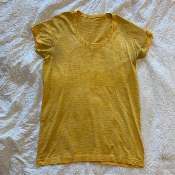 Swiftly Tech Lululemon Tee - Picture 5 of 5